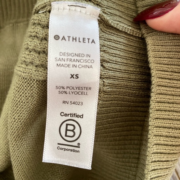 Athleta Evergreen Hooded Knit Sweater Olive Green
Casual Pullover XSmall hoodie - Picture 11 of 11